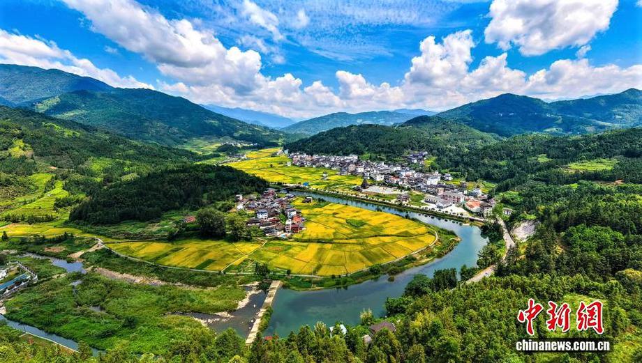 广西龙胜：秋染侗乡 景致如画